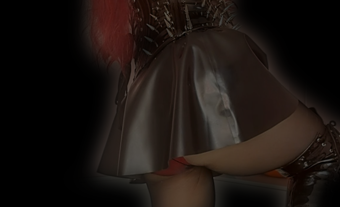 Domme Kitten