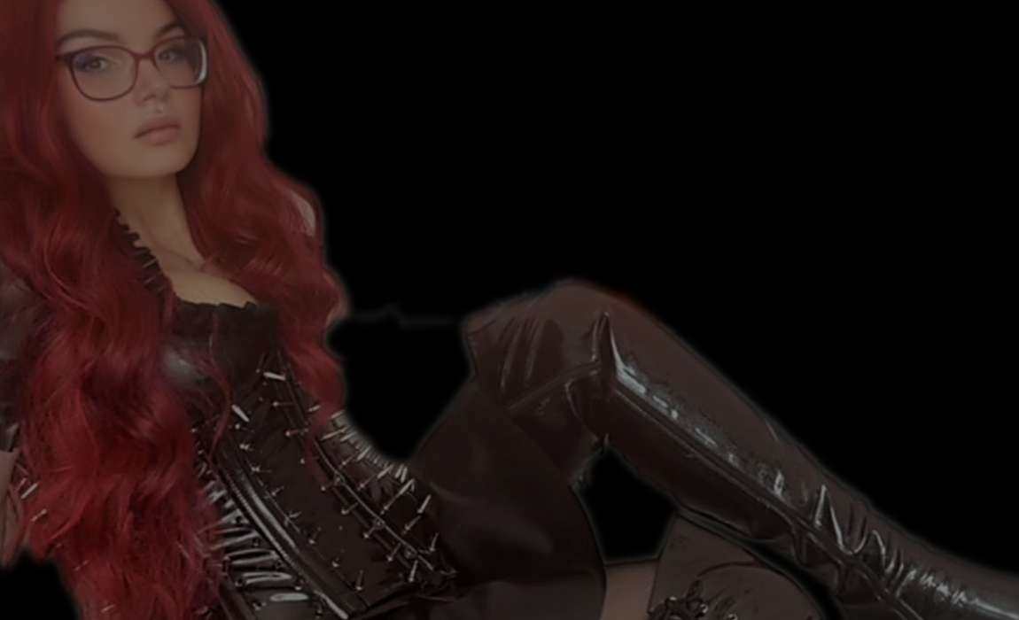 Domme Kitten